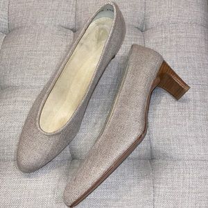 Stuart Weitzman Linen Fabric Wooden Pumps | Cream | Sz 7.5